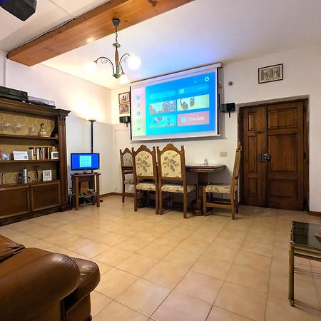 Cheap Apartment In The Old Village 埃尔萨谷口村 外观 照片